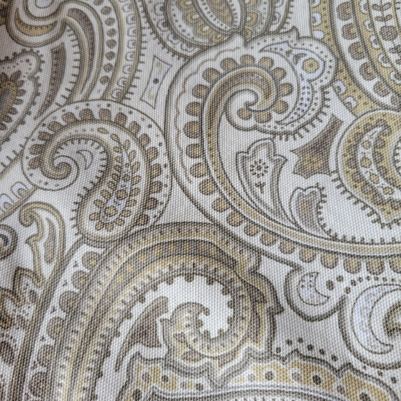 Table Runner - Picture 3 of 5